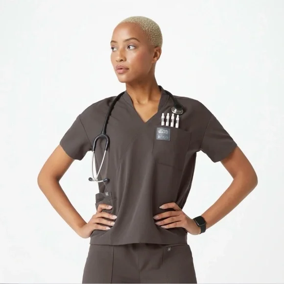 FIGS Ahsoka Wrap Scrub Top Limited Edition Star Wars Collection Size Medium - Picture 1 of 12